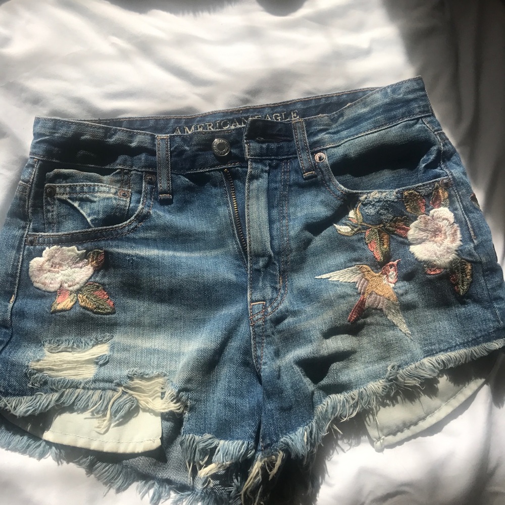 American eagle embroidered denim shorts